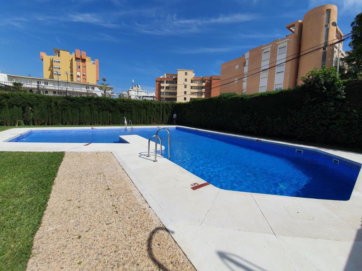 Apartament Acogedor En La Carihuela Con Plaza De Garaje Garantizada! Sol Montemar
